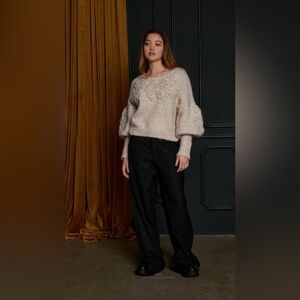 DRA Los Angeles Cynthia Sweater Puffed Sleeve‎ Sweater Floral Drop Shoulder Cozy